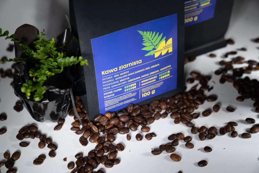 Kawa Łaźnia Moszczenica – ziarnista lub mielona, o pojemności 100 lub 250 gram