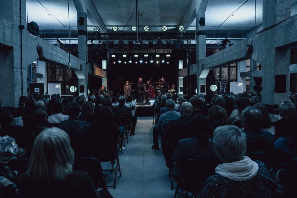 Piotr Wojtasik Quintet & Anna Maria Jopek na scenie.